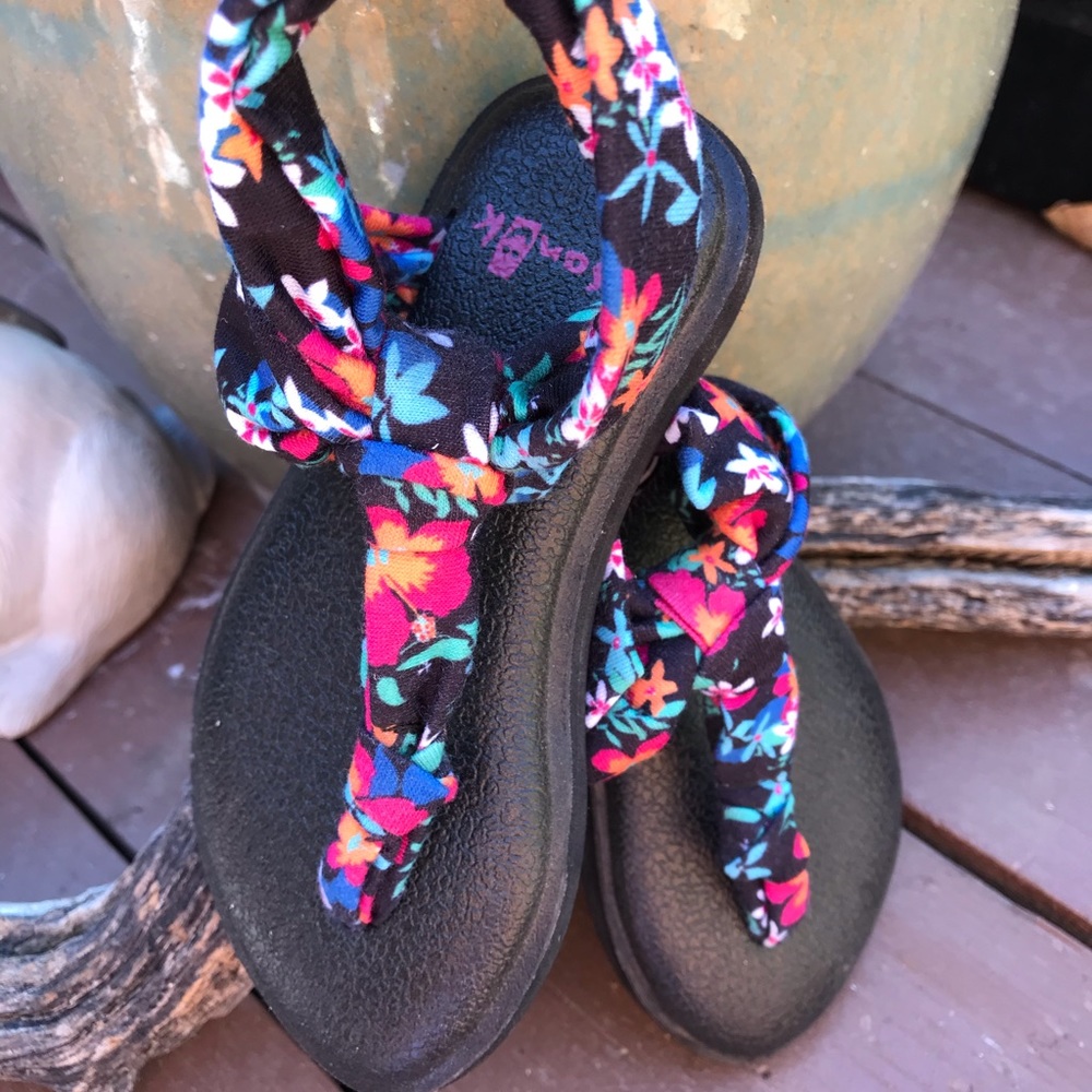 Girl Sanuk Sandals